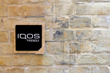 Kyiv Ukrayna 'da IQOS dostu tuğla duvar