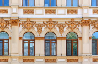 Kyiv Ukrayna 'daki eski binanın renkli dış görünüşü