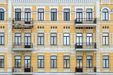 Kyiv Ukrayna 'daki eski bir binanın cephesi