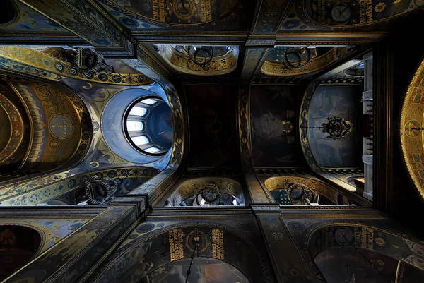 Teto Ornamentado Distância Catedral Volodymyr Kiev Ucrânia — Fotografia de Stock