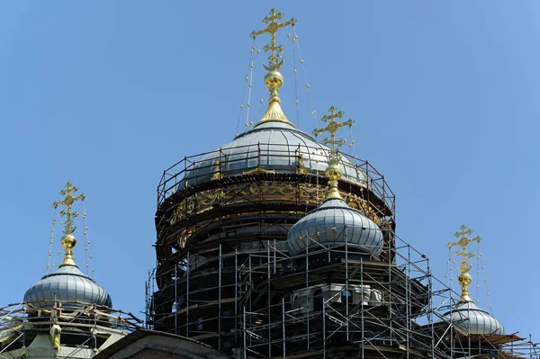 Купол Собора Лесах Фоне Неба Киеве Украина — стоковое фото