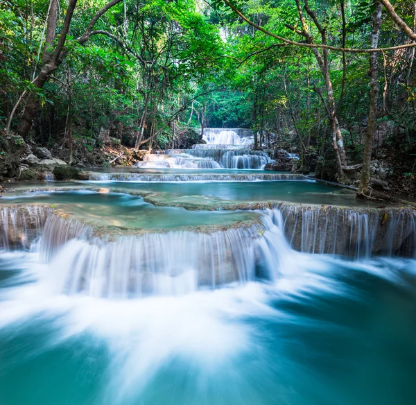 Camada de cachoeira em Huay Mae Khamin — Fotografia de Stock
