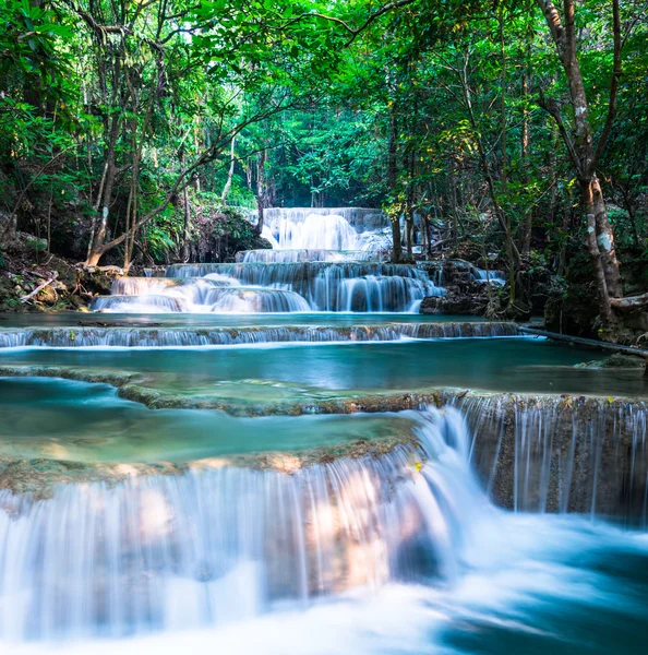 Cachoeira no Parque Nacional Huay Mae Khamin, Tailândia — Fotografia de Stock