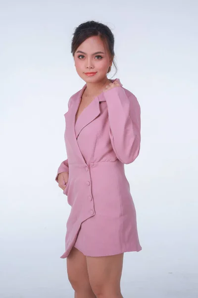 Jonge Bedrijf Charmante Zelfverzekerde Vrouw Roze Pak Studio Witte Achtergrond — Stockfoto