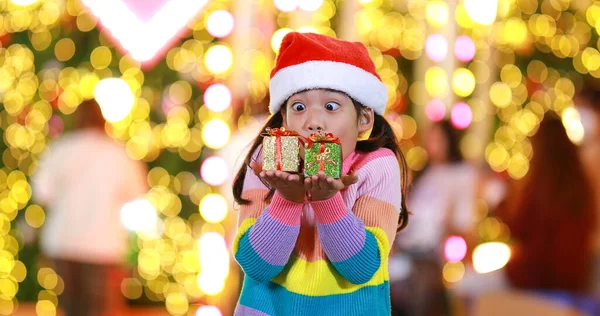 Nueva Anticipación Del Año Niña Linda Que Usa Sombrero Rojo — Foto de Stock