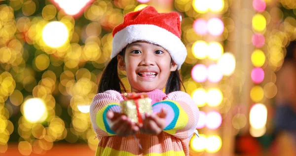 Nueva Anticipación Del Año Niña Linda Que Usa Sombrero Rojo — Foto de Stock