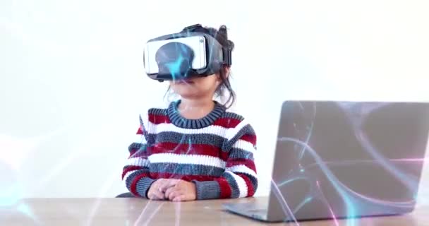 Den Lilla Flickan Bär Sitter Vid Skrivbordet Hemmet Glasögon Virtuell — Stockvideo