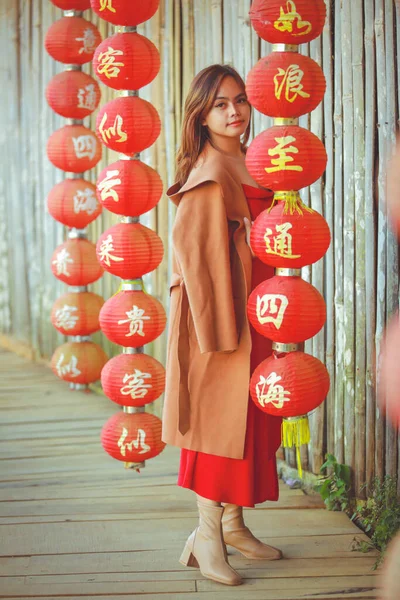 Beautiful Asian Chinese Woman Wearing Cheongsam Traditional Red Dress Chinese — Foto Stock