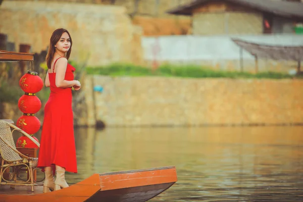 Beautiful Asian Chinese Woman Wearing Cheongsam Traditional Red Dress Chinese — стокове фото