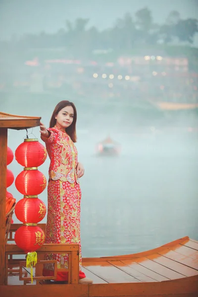 Beautiful Asian Chinese Woman Wearing Cheongsam Traditional Red Dress Chinese — стокове фото