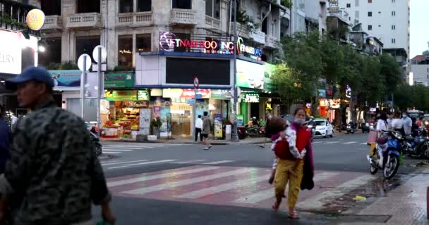 Chi Minh City Vietnam July 2022 People Riding Motorcycles Road — Stockvideo