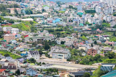 DA LAT CITY, VİETNAM - 15 Temmuz 2022: Vietnam, Da Lat şehrindeki manzara popüler bir turizm merkezidir. Gelişmiş Vietnam 'daki turizm şehri.