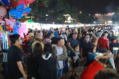 DA LAT ŞEHRİ, VİETNAM - 15 Temmuz 2022: Da Lat şehrinin merkez trafik simgesi, Da Lat, Vietnam 'ın en güzel şehirlerinden biridir..