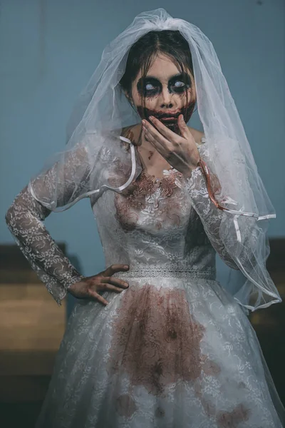 Retrato Mujer Asiática Maquillaje Fantasma Novia Muerte Sangre Horror Oscuridad — Foto de Stock
