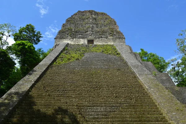 Maya Tapınağı nr beş içinde tikal, guatemala — Stok fotoğraf