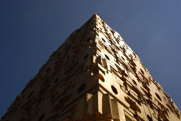 Templo tradicional birmano en Sangkhlaburi, Tailandia — Foto de Stock