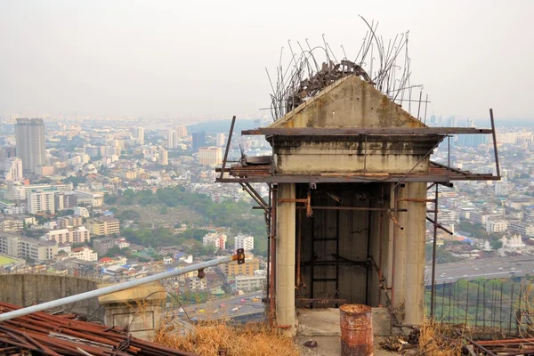 Arranha-céu abandonado inacabado Sathorn Único — Fotografia de Stock