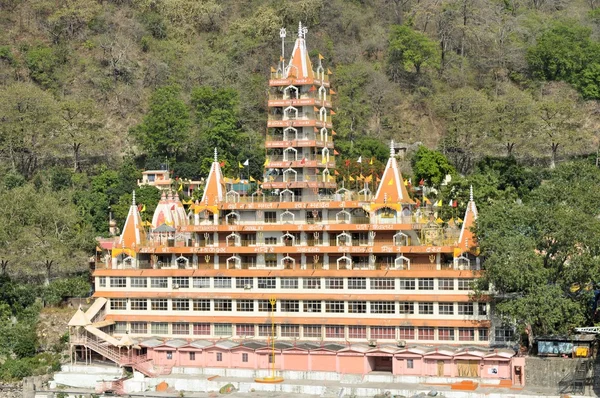 Tera Manzil Shiva Hindu tempel Rishikesh, Indien - Stock-foto