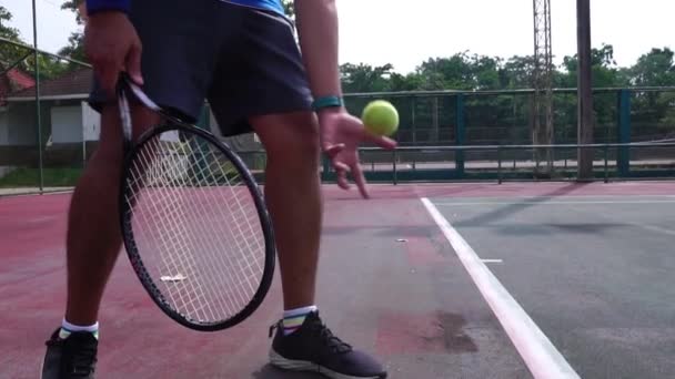 Close Footage Man Playing Tennis Outdoor Court — Stockvideo