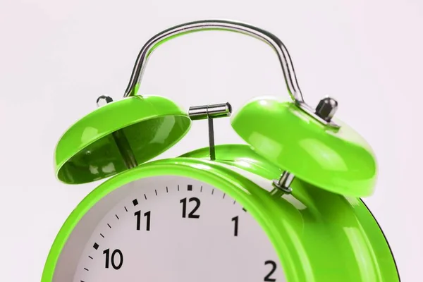 Fechar Relógio Alarme Verde Retro Velho Conceito Tempo — Fotografia de Stock