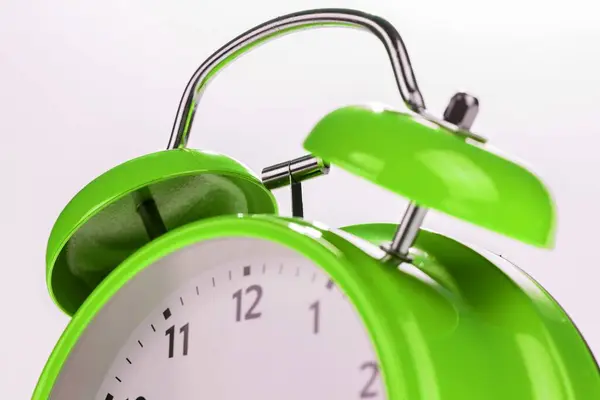 Primer Plano Viejo Reloj Despertador Verde Retro Concepto Tiempo — Foto de Stock