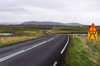İzlanda 'nın boş uzun yolu. Avrupa