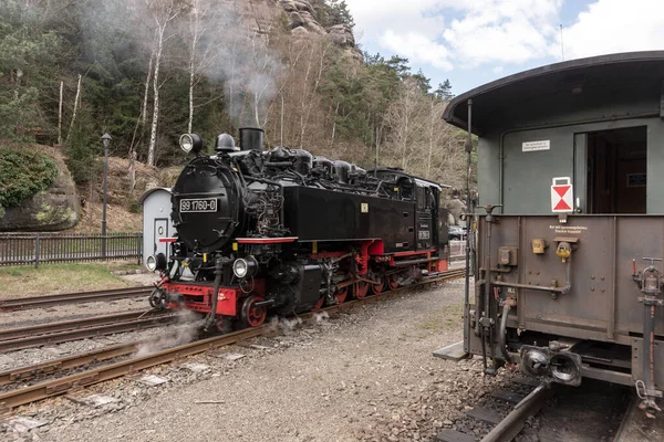 Historyczny Pociąg Kolejowy Zasilany Parą Stacji Kolejowej Oybin Saksonia Niemcy — Zdjęcie stockowe