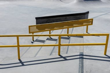 Kaykay ve bisiklet sürmek için yeni park