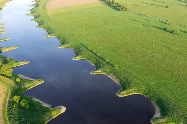 Elbe Nehri 'nin bir kısmının yukarıdan görüntüsü