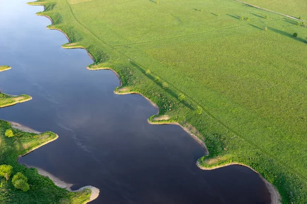 Elbe Nehri 'nin bir kısmının yukarıdan görüntüsü