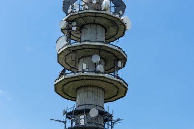 Telecommunication antenna tower and Radio antenna tower