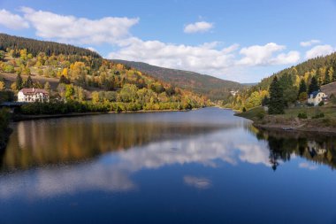 Dev Dağlar 'daki Elbe Reservoir. Spindleruv mlyn. Çek Cumhuriyeti