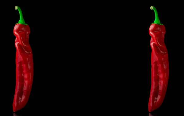 Студійний Знімок Червоного Перцю Чилі Ізольовано Чорному Тлі — стокове фото