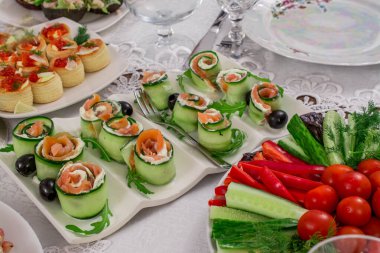 Sebzeli kahvaltı masası.