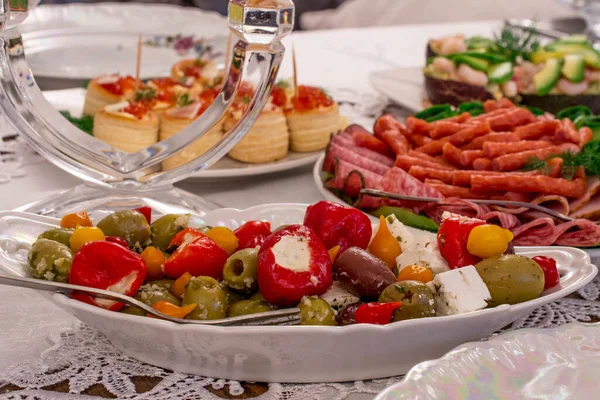 Party Brunch Tischdekoration Mit Fleisch Und Gemüse — Stockfoto