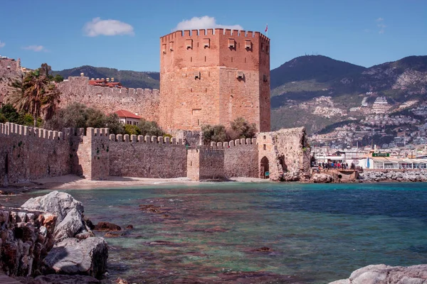 Türkiye 'nin doğu sahili tatil beldesi Alany