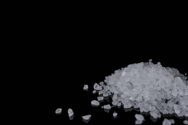 Arkaplanı yansıtan tuzluklar