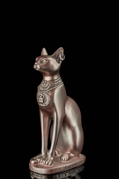 Estatua Gato Egipcio Aislada Sobre Fondo Negro — Foto de Stock