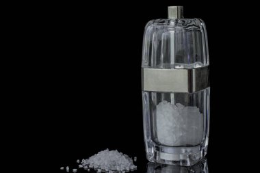 Arkaplanı yansıtan tuzluklar