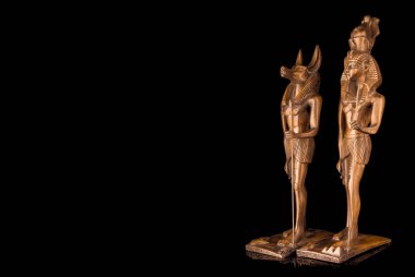 Antik Mısır tanrısı Anubis 'in siyah heykeli