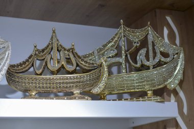  Küçük krizlerle süslenmiş Türk geleneksel müshil hatıraları