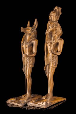 Antik Mısır tanrısı Anubis 'in siyah heykeli