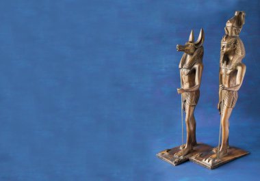 Antik Mısır tanrısı Anubis 'in siyah heykeli