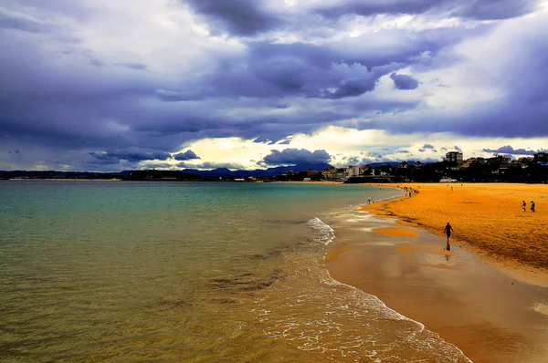 Praia El Sardinero. Santander. Espanha . — Fotografia de Stock