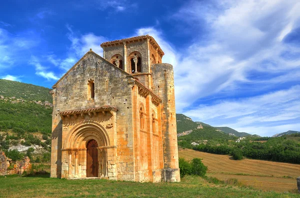 ロマネスク様式の教会。サン ・ ペドロ ・ デ ・ tajada。ブルゴス。スペイン. — ストック写真