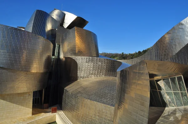 Titanium. Guggenheim. Bilbao. Spanje. — Stockfoto