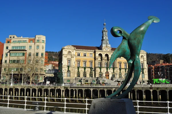 Skulptur. stadsfullmäktige i bilbao. Spanien. — Stockfoto