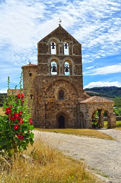 San salvador de cantamuda. Palencia. Spanien. — Stockfoto