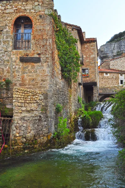 Orbaneja del Castillo. Бургос. Испания . — стоковое фото