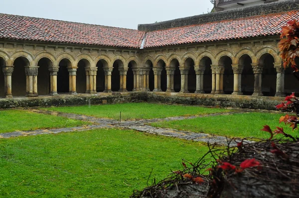 Romanesque cloister. Santillana del Mar. Spain. — Stock Photo, Image